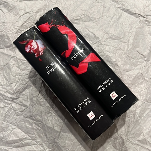 Eclipse + New Moon | Hardcover Books by Stephenie Meyer - Picture 4 of 7